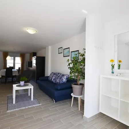 Katy Apartment *